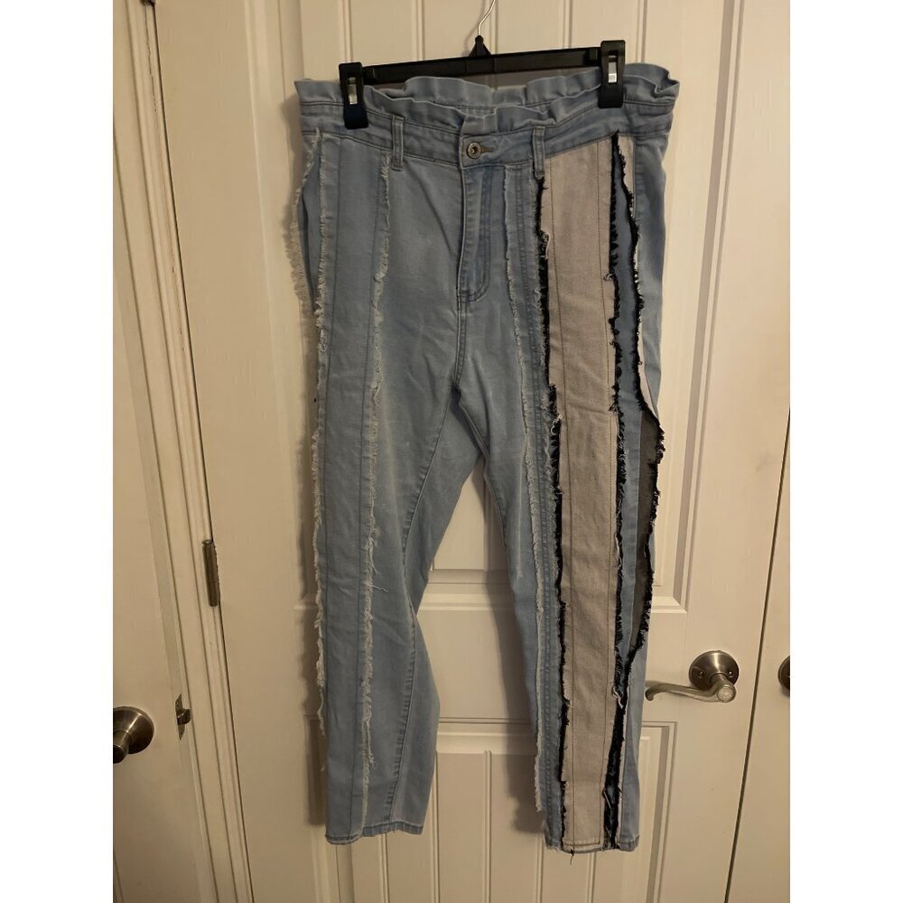 WOMEN'S PAPER BAG WAIST  FRINGED JEANS SZ Lg‎  BY SHEIN . MULTI COLOR HIGH RISE